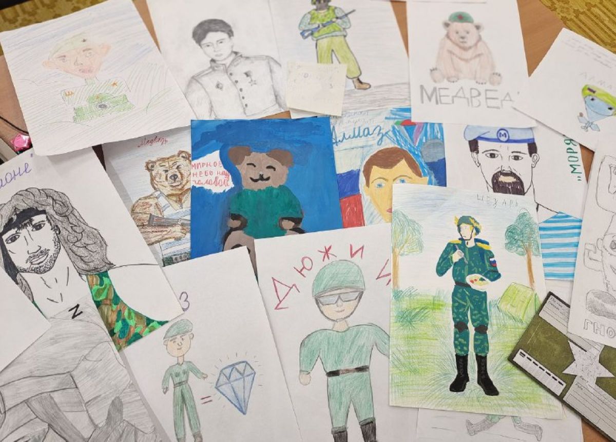 Тульские школьники нарисовали участников СВО, зная только их позывные Тульские школьники нарисовали участников СВО, зная только их позывные