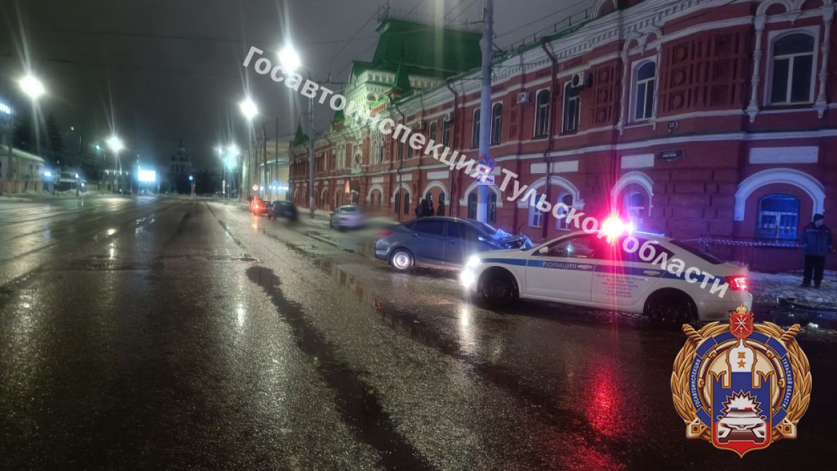 В Туле при столкновении двух автомобилей пострадали водители