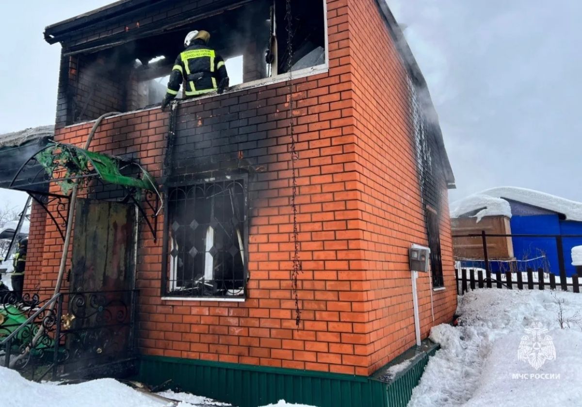 Тульские спасатели потушили восемь пожаров Тульские спасатели потушили восемь пожаров