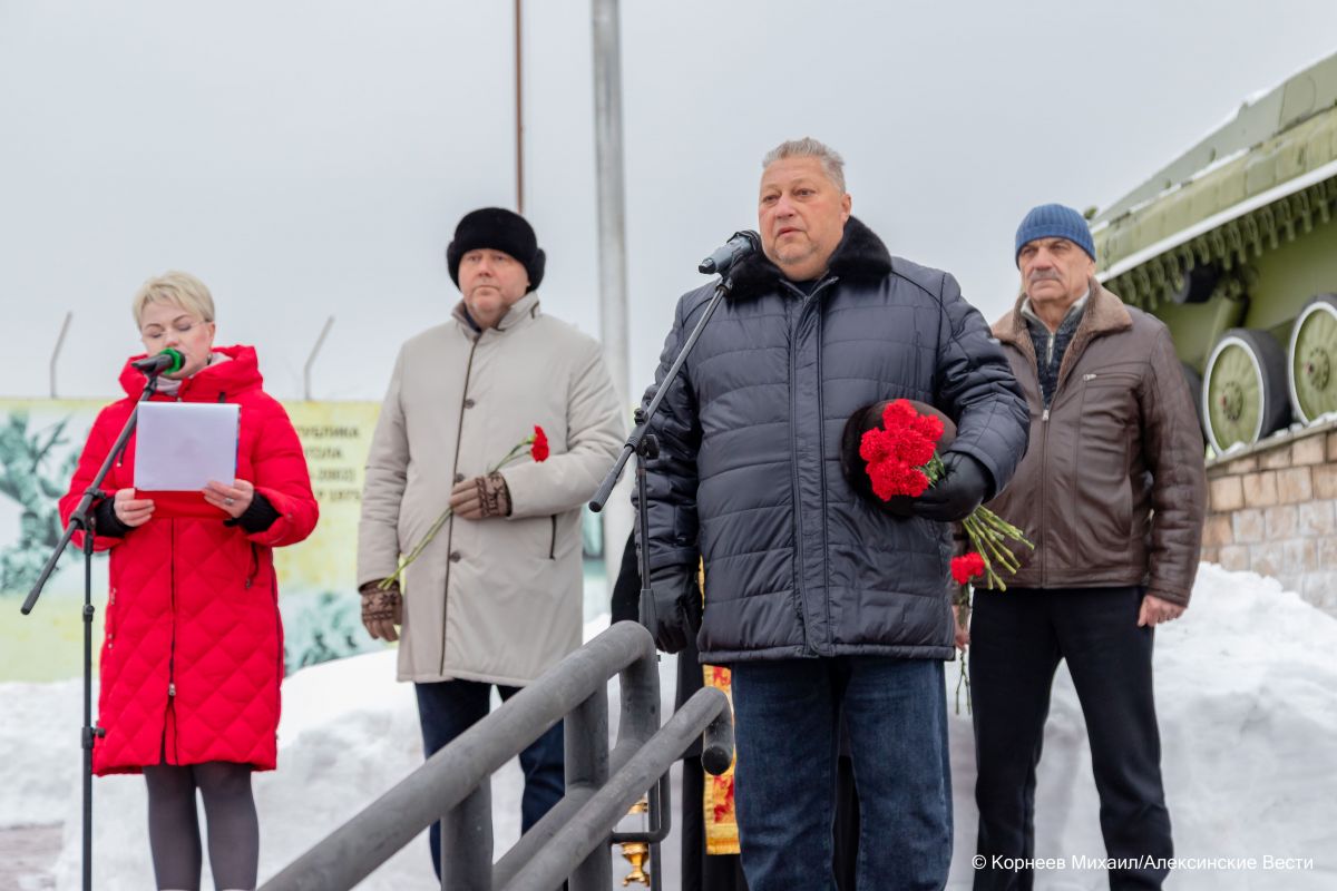 Эдуард Эксаренко: «Сегодняшние контрактники – продолжатели дела фронтовиков и воинов-интернационалистов» Эдуард Эксаренко: «Сегодняшние контрактники – продолжатели дела фронтовиков и воинов-интернационалистов»