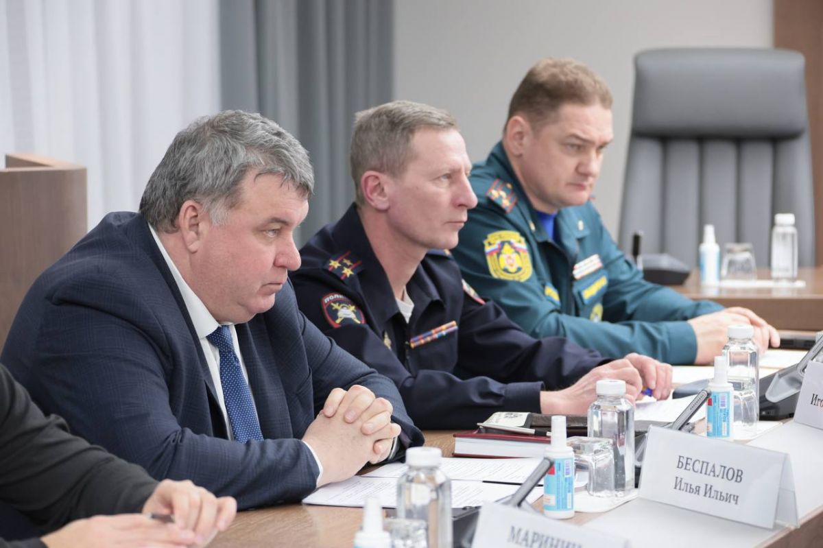 Ночью на некоторых участках дорог в Туле установят шнекороторные снегоочистители