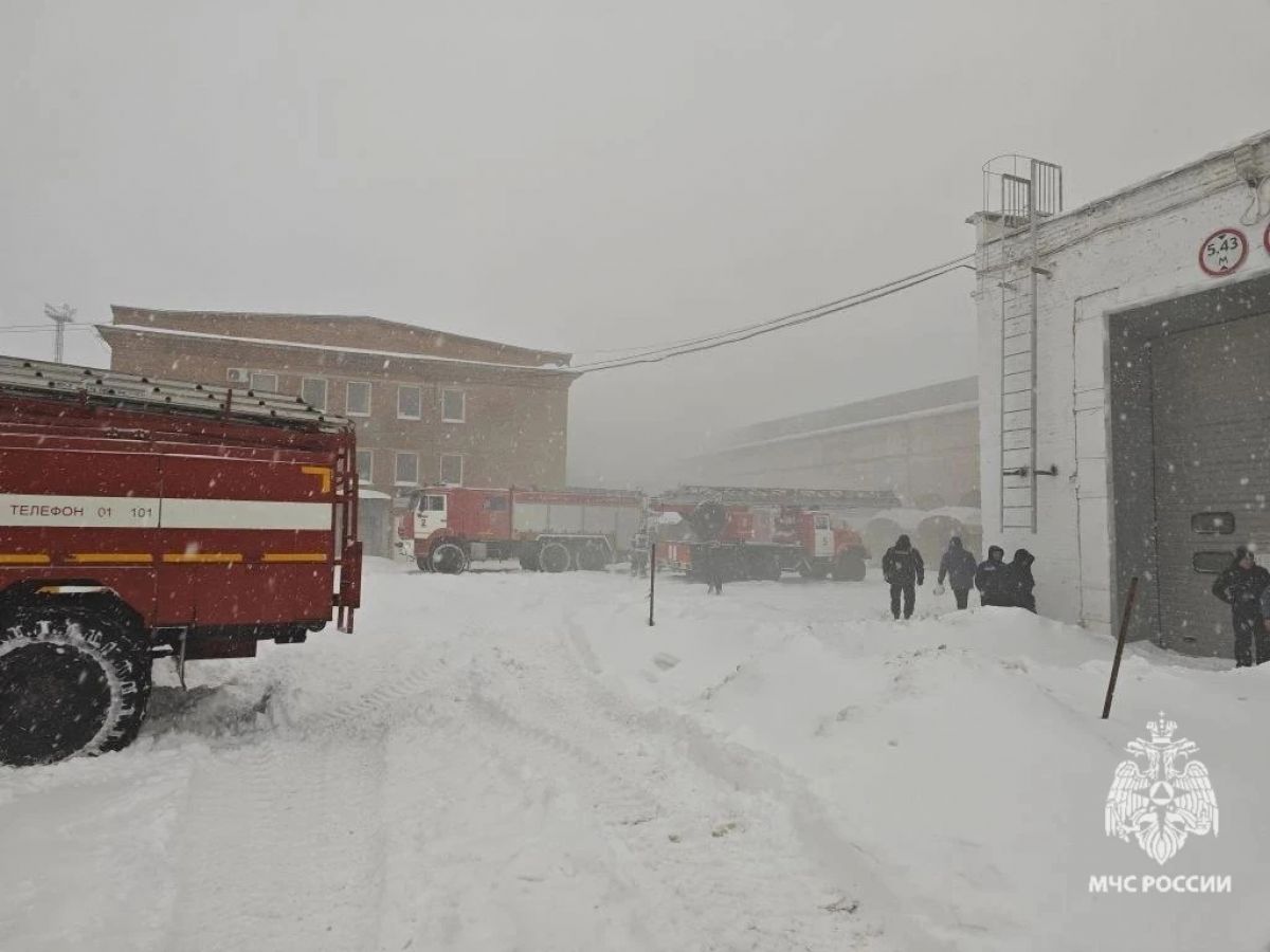 В Туле потушили возгорание в одном из цехов предприятия на Привокзальной улице