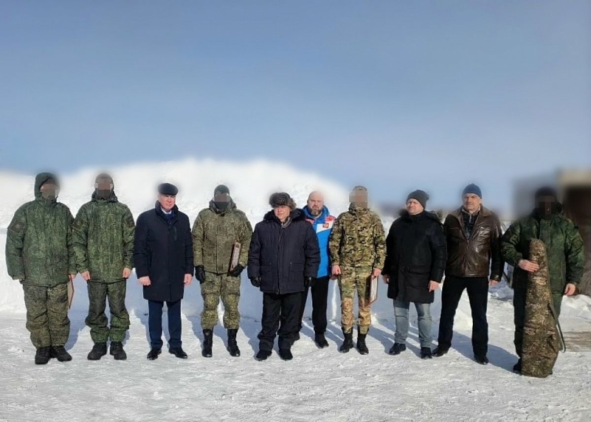 Анатолий Симонов передал нашим воинам дополнительное оснащение