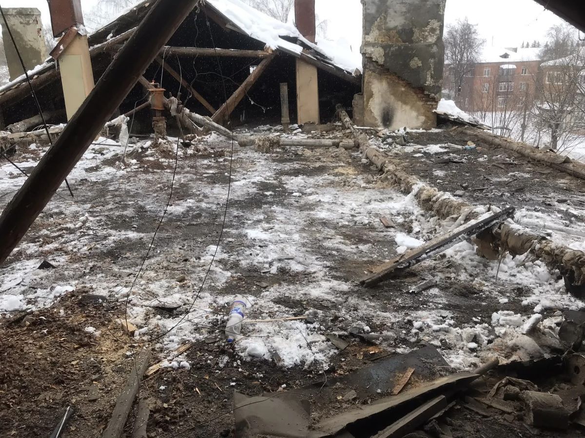 В Тульской области в двух домах с поврежденными крышами возведут временные