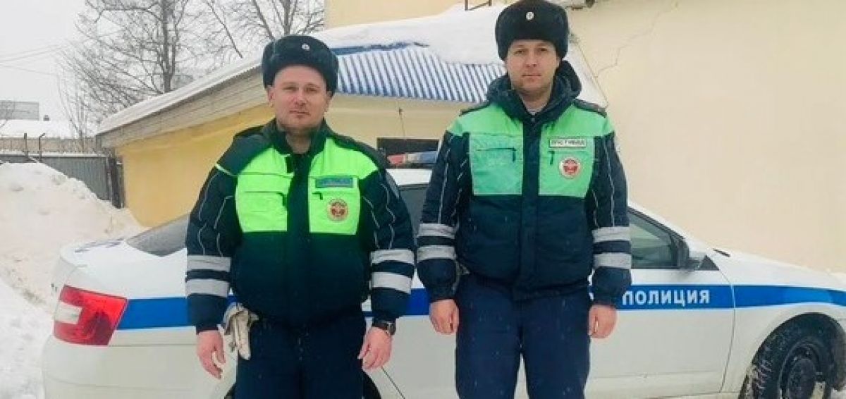 В Туле сотрудники ДПС оперативно доставили роженицу в Перинатальный центр на служебной машине В Туле сотрудники ДПС оперативно доставили роженицу в Перинатальный центр на служебной машине