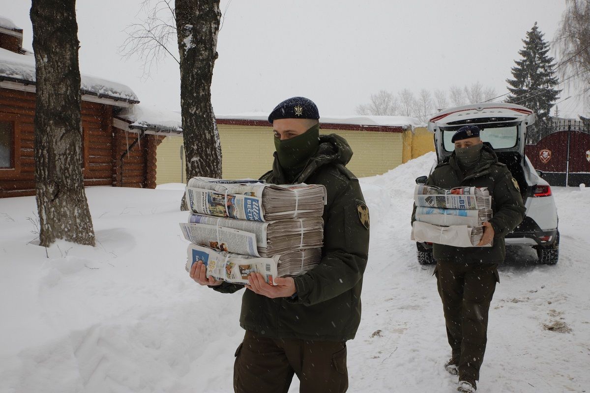 Журналисты ИА «Регион 71» передали на фронт газеты Журналисты ИА «Регион 71» передали на фронт газеты