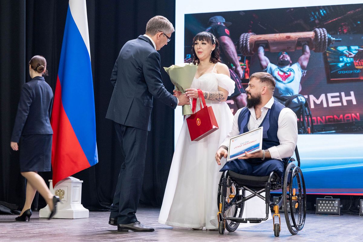 Дмитрий Миляев поздравил семьи участников СВО