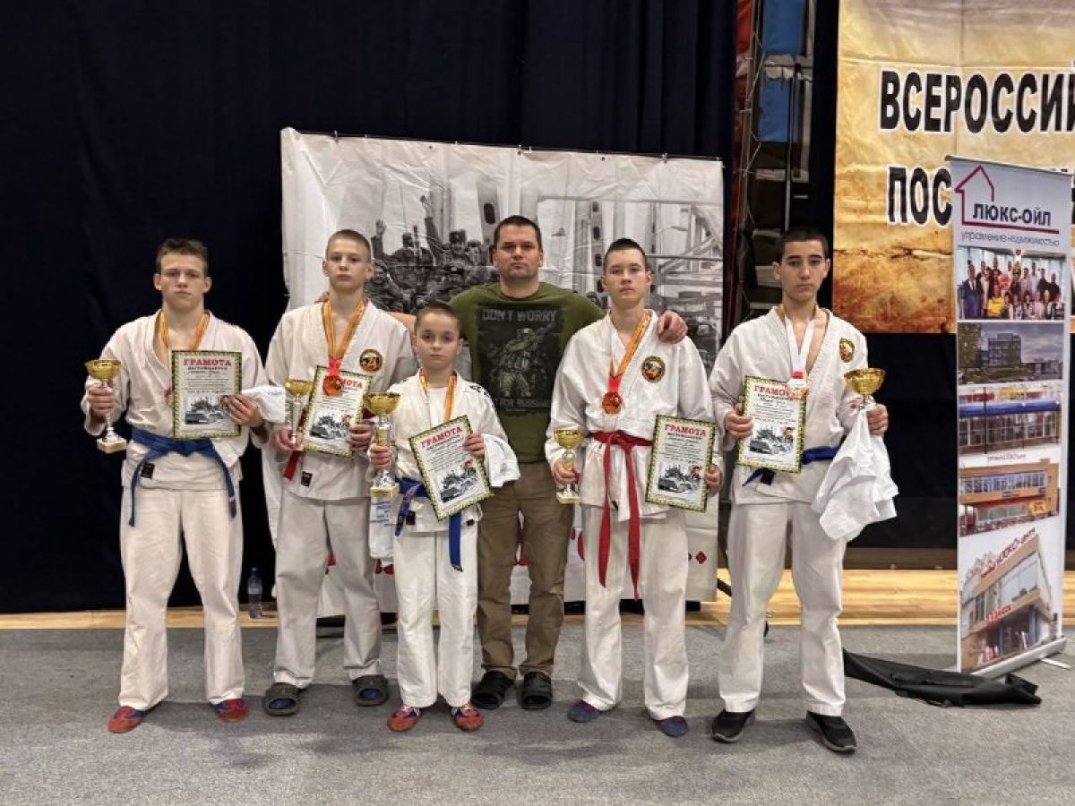 Тульские спортсмены завоевали медали на всероссийских соревнованиях по армейскому рукопашному бою