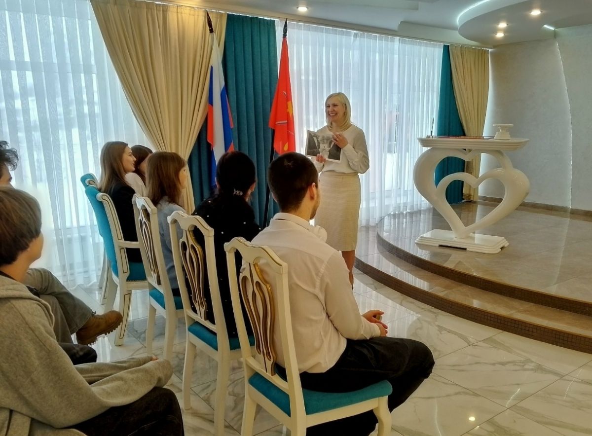 Щёкинские школьники узнали, есть ли ограничения при выборе фамилии и имени для новорождённого