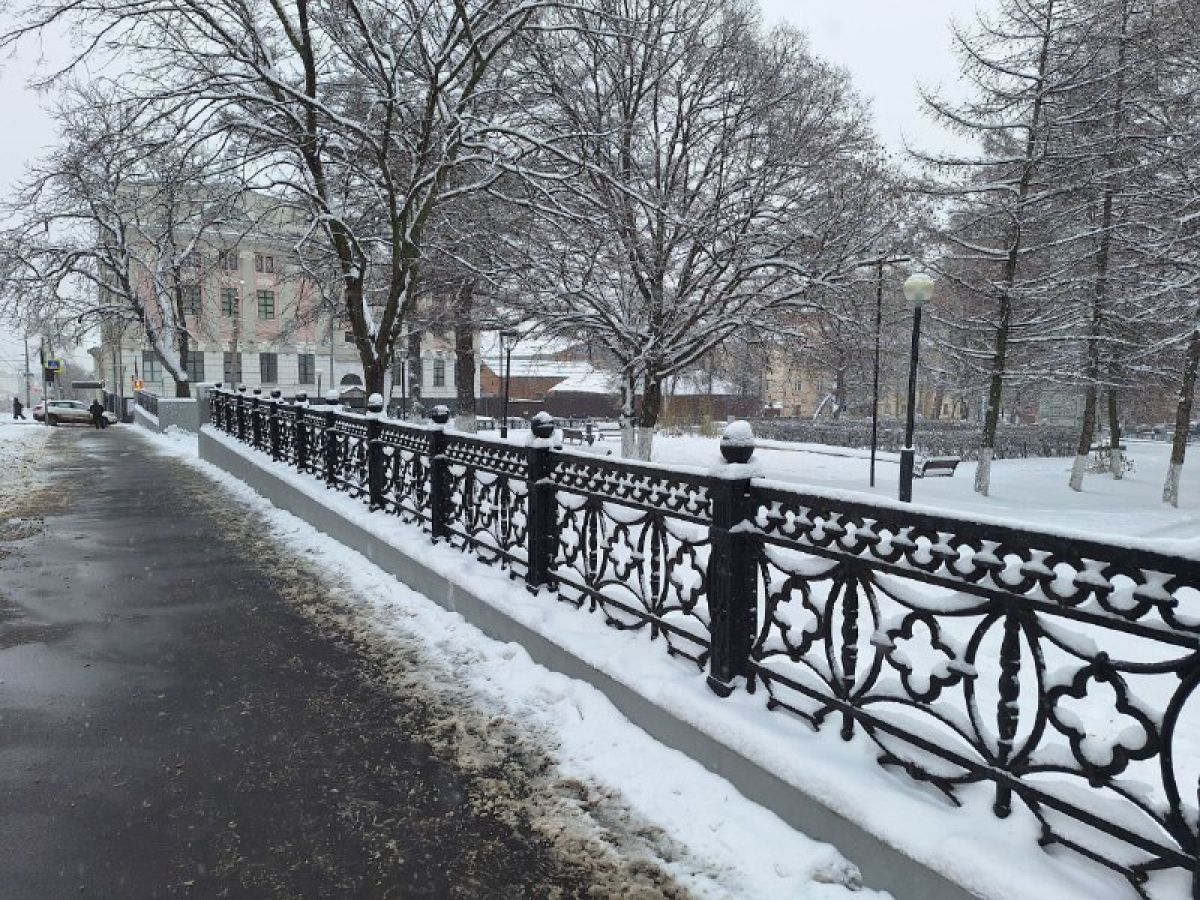На барельеф в тульском сквере Коммунаров вернули строки стихотворения Лиодора Пальмина
