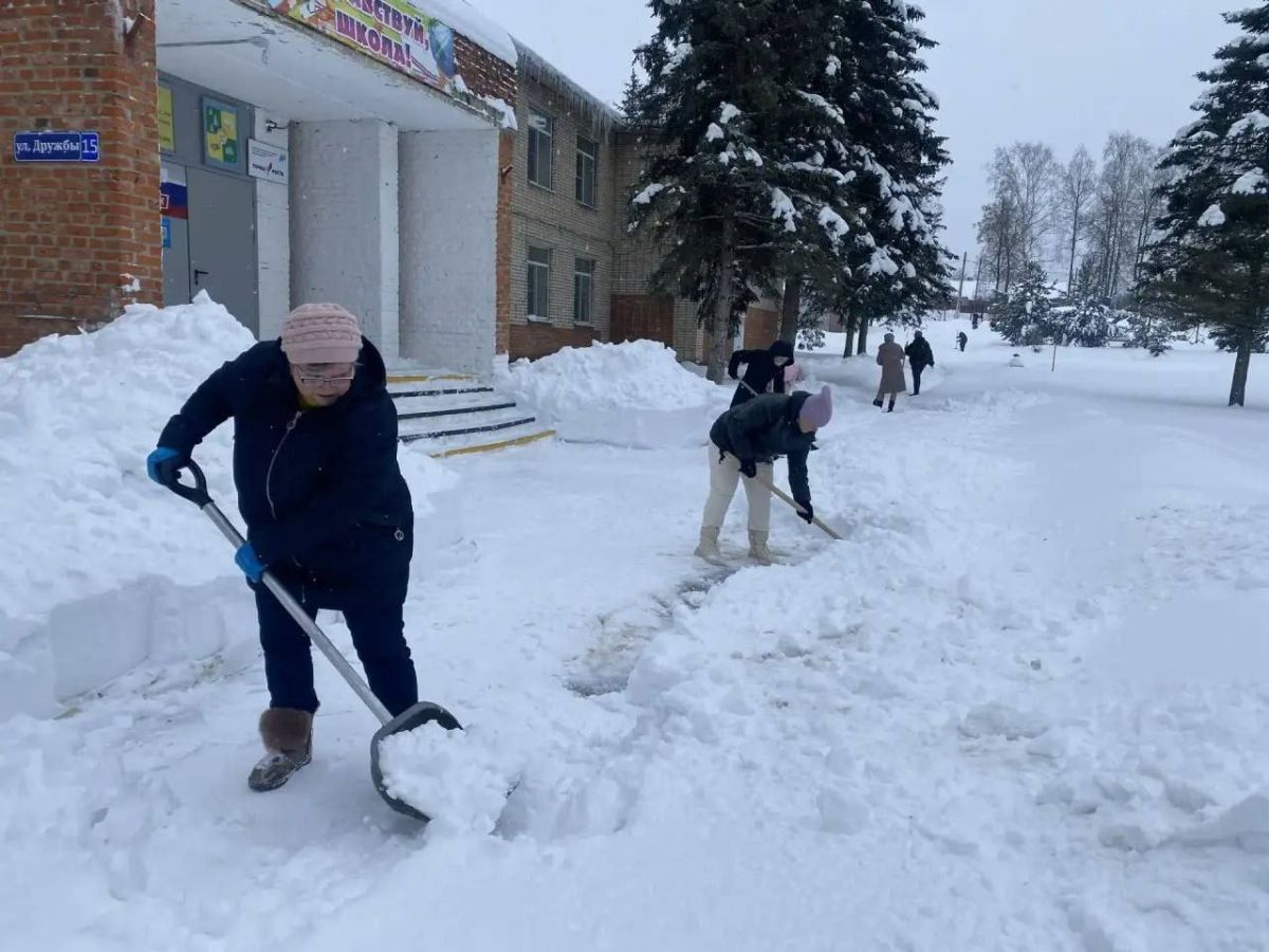 В Тульской области на борьбу с непогодой вышли почти 12 тысяч снежных волонтеров