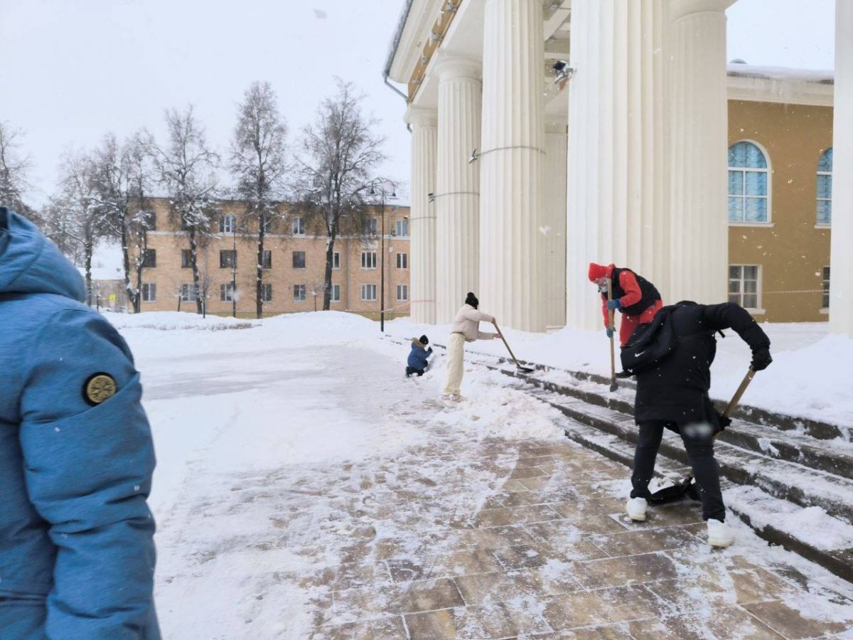 f5411189864595656126