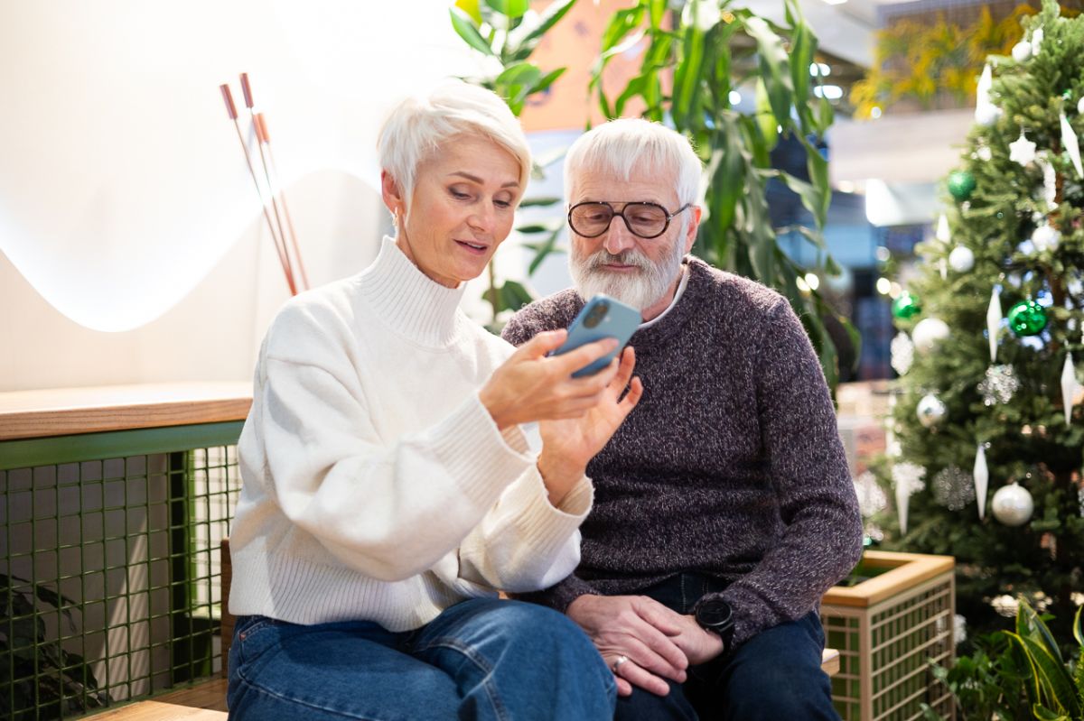 Молодёжь в новогодние праздники пользовалась мобильным интернетом реже остальных россиян