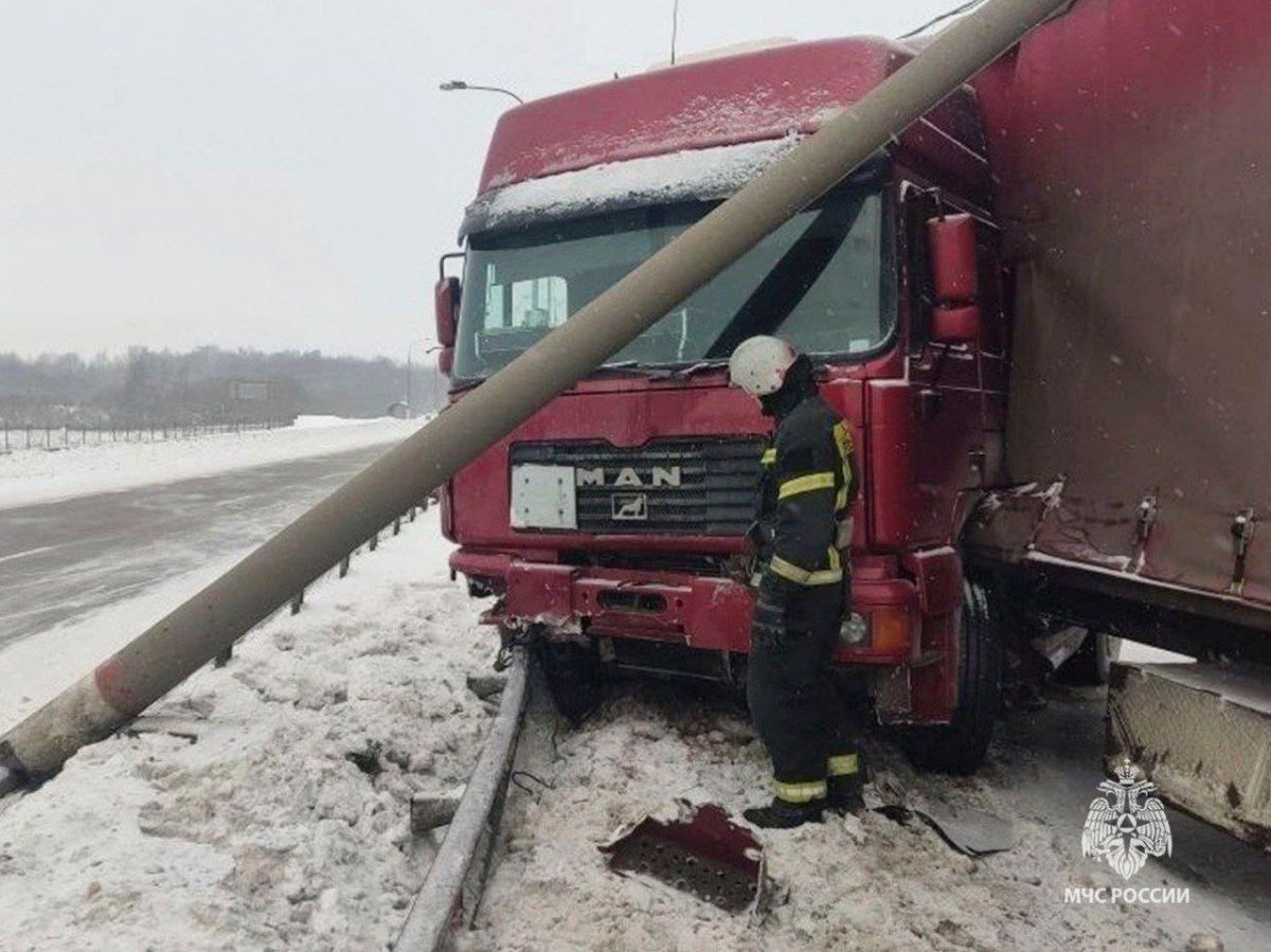 Накануне тульские спасатели ликвидировали последствия 5 ДТП