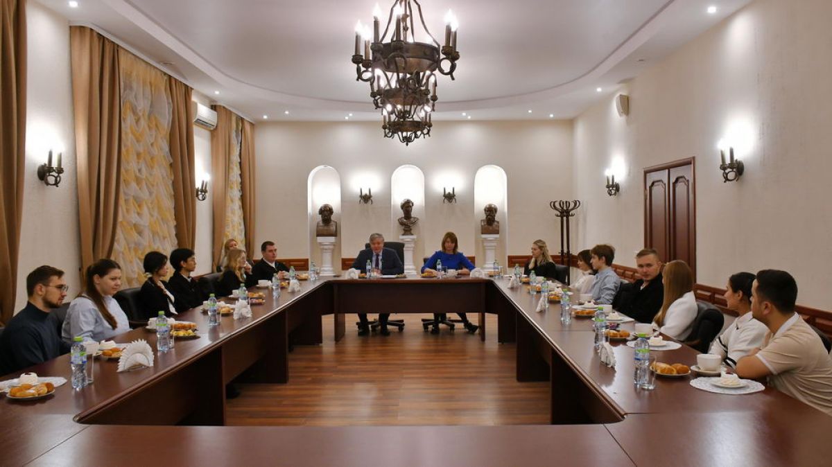 Ректор ТулГУ встретился со студенческими семьями