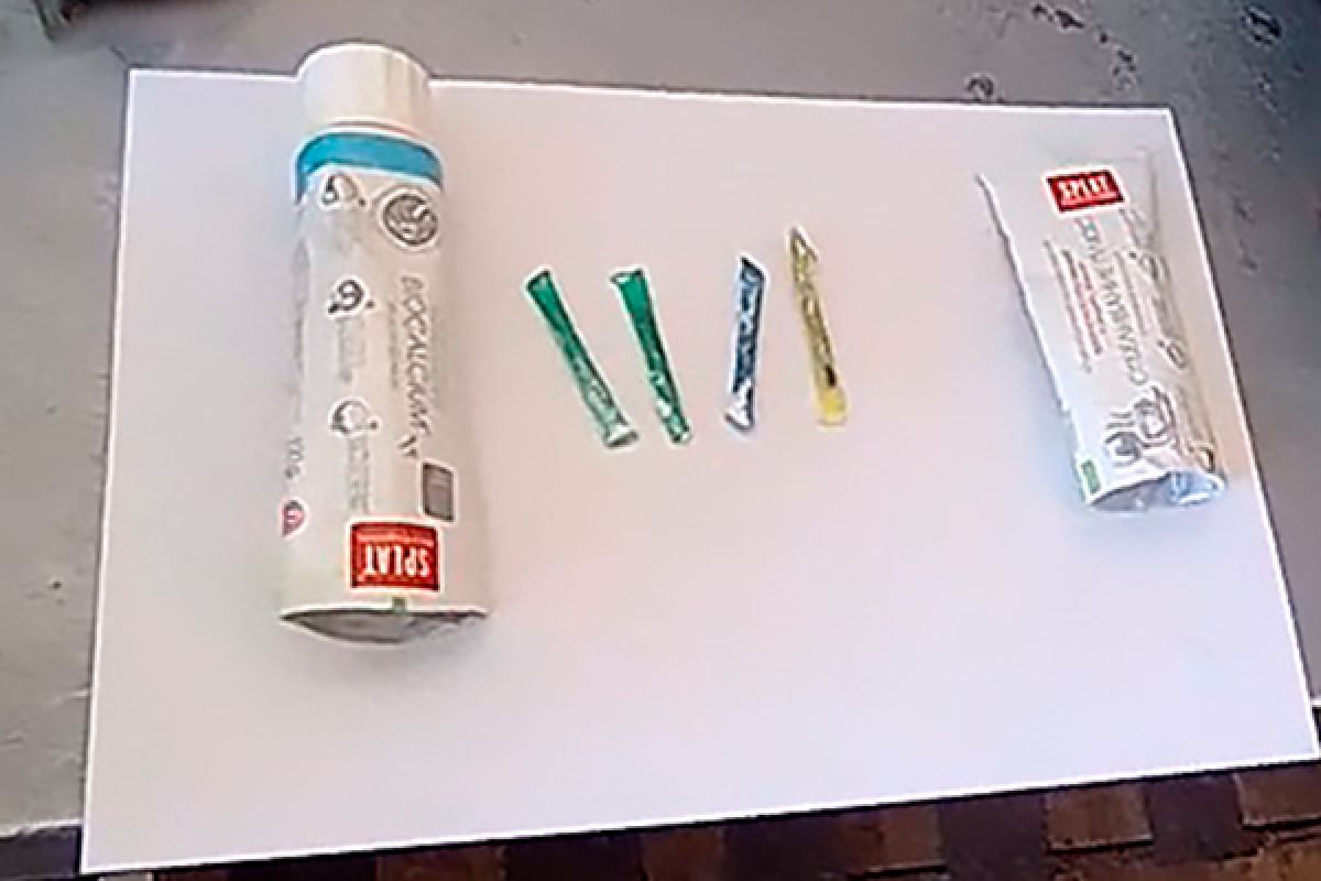 В тульскую колонию для осужденного пытались передать наркотики в тюбиках зубной пасты В тульскую колонию для осужденного пытались передать наркотики в тюбиках зубной пасты