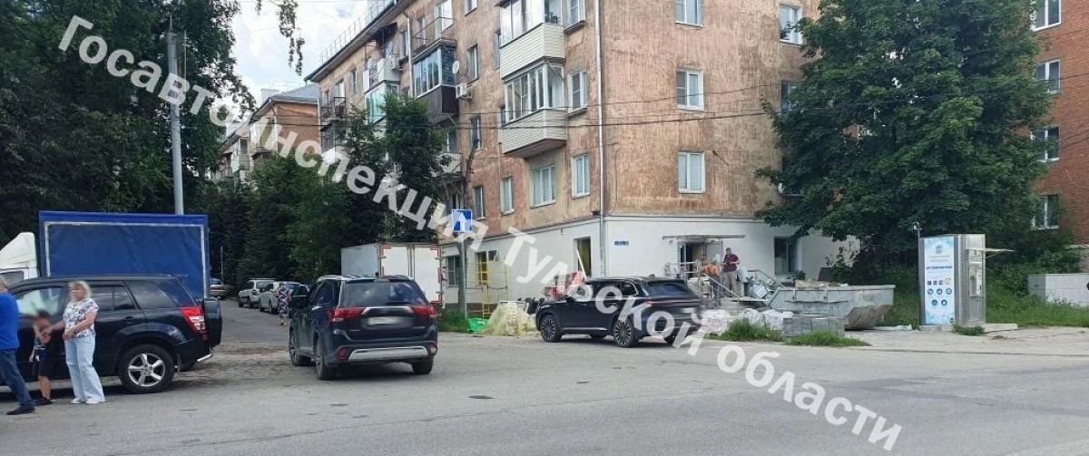Накануне в Туле автоледи на иномарке сбила 36-летнего пешехода Накануне в Туле автоледи на иномарке сбила 36-летнего пешехода