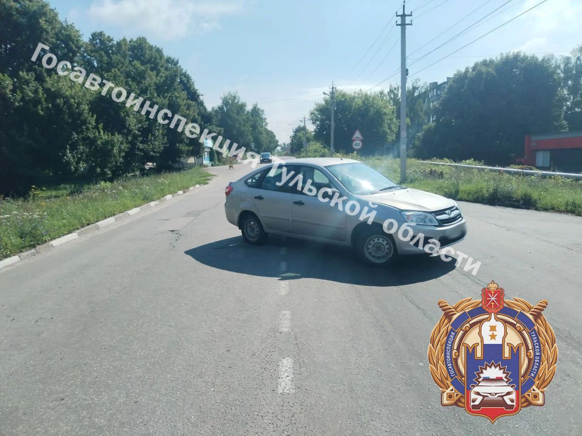 В Тульской области несовершеннолетний водитель мопеда выехал на встречную полосу и столкнулся с автомобилем