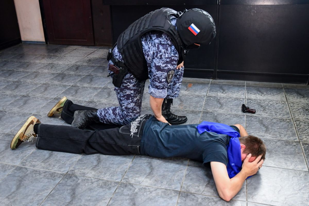 В Туле сотрудники Росгвардии задержали «вооруженного грабителя» в ломбарде