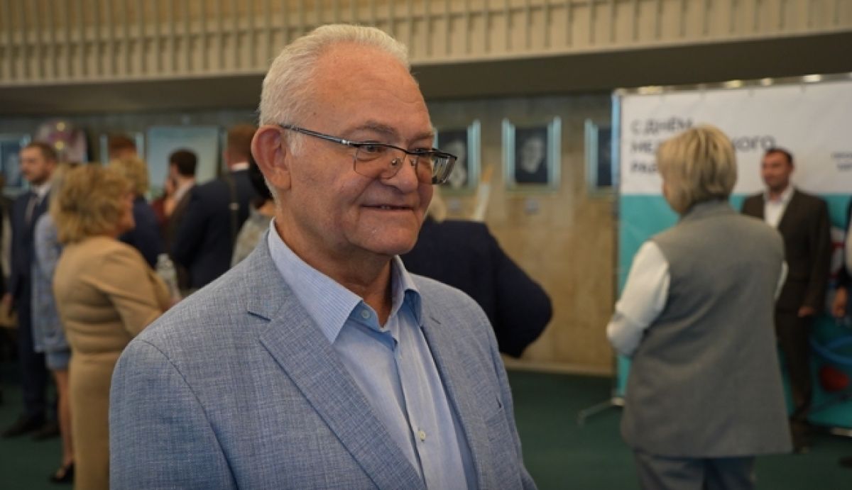 Тульский врач-уролог Алексей Ерохин: «Чтобы выбрать профессию медработника, надо любить людей» Тульский врач-уролог Алексей Ерохин: «Чтобы выбрать профессию медработника, надо любить людей»