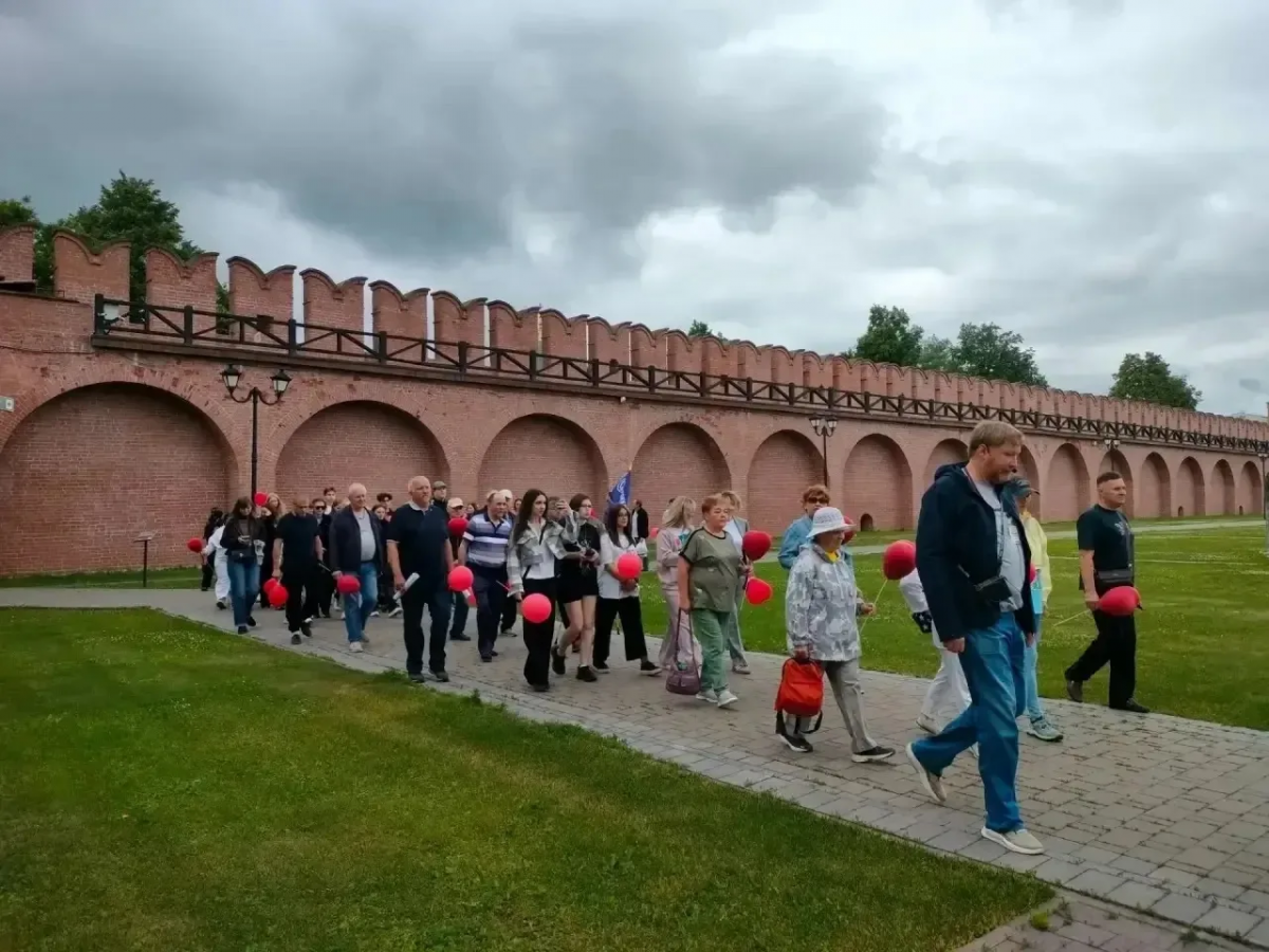85 туляков прошли «10 тысяч шагов с кардиологом» 85 туляков прошли «10 тысяч шагов с кардиологом»