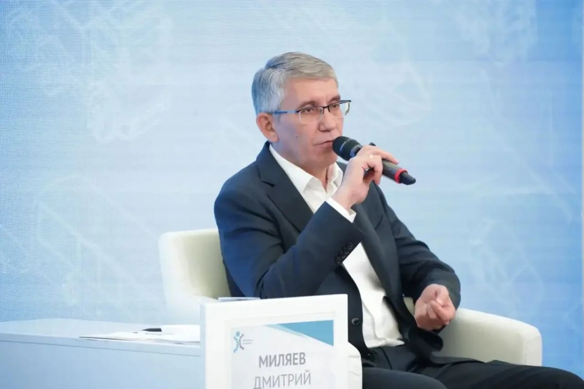 Дмитрий Миляев обсудил с молодыми инженерами развитие ИИ и кадровую политику региона