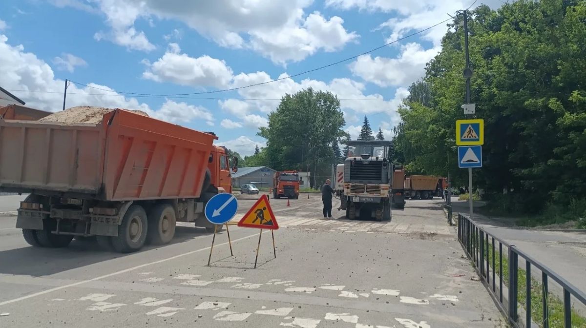 В Ясногорске продолжается благоустройство одной из ключевых улиц города