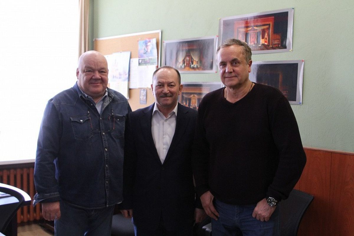 Сергей Галкин обсудил вопросы поддержки фронта с артистом Андреем Соколовым Сергей Галкин обсудил вопросы поддержки фронта с артистом Андреем Соколовым