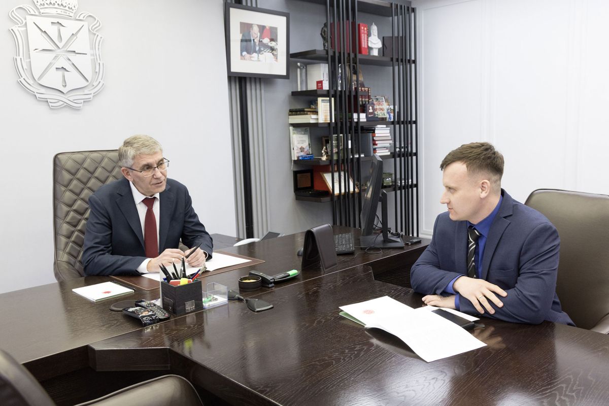 Дмитрий Миляев предложил ветерану СВО новый статус в тульском проекте «Герой71» Дмитрий Миляев предложил ветерану СВО новый статус в тульском проекте «Герой71»