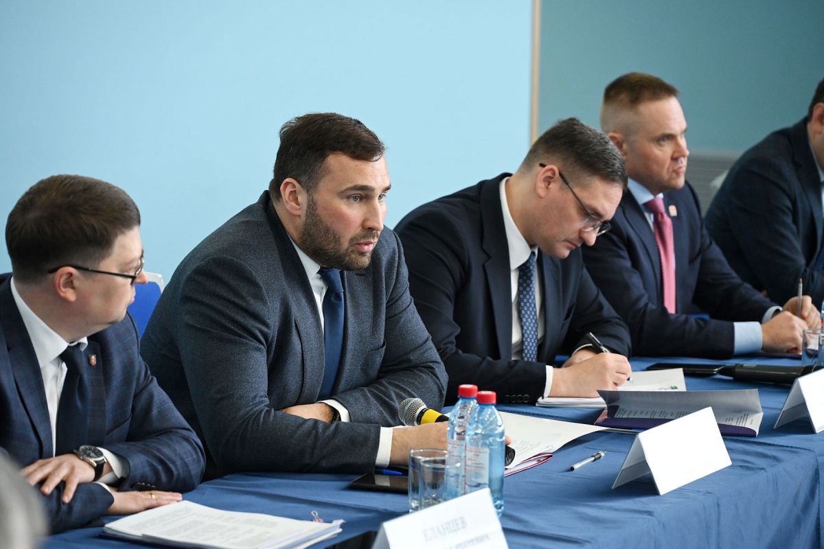 Михаил Пантелеев и руководители химических предприятий обсудили развитие отрасли в Тульской области