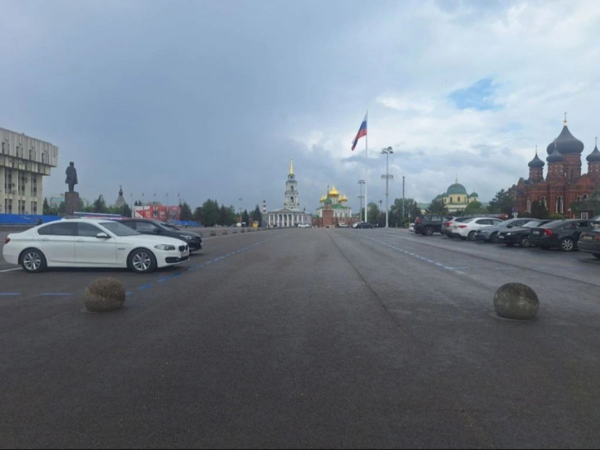 В среду на площади Ленина в Туле возобновляется работа парковочного пространства