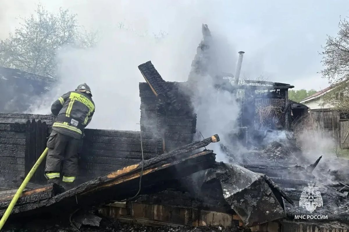 Дома и транспорт горели в Тульской области накануне