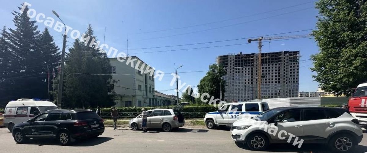 В Новомосковске иномарка наехала на 85-летнего велосипедиста В Новомосковске иномарка наехала на 85-летнего велосипедиста