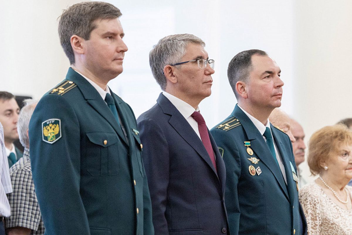 Дмитрий Миляев вручил награды таможенникам в честь профессионального праздника Дмитрий Миляев вручил награды таможенникам в честь профессионального праздника