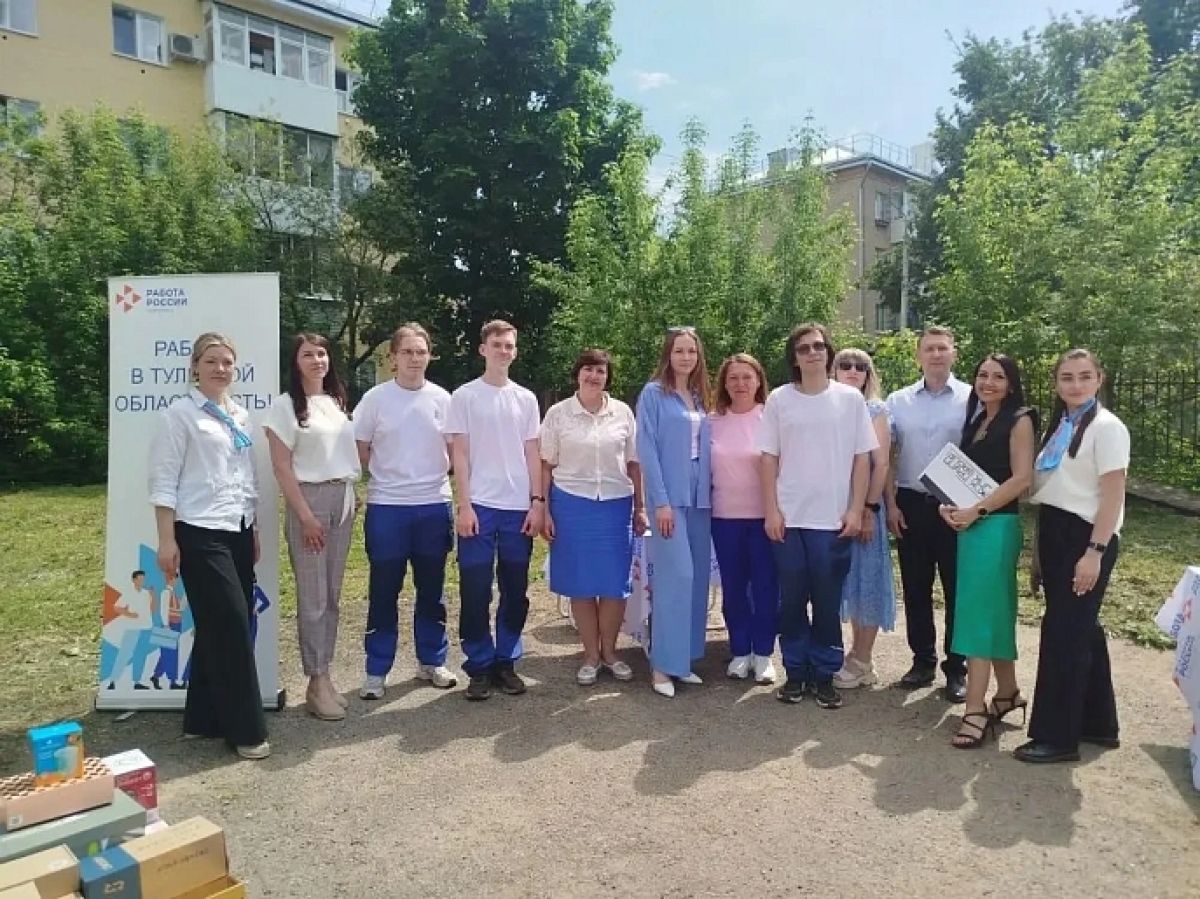 Более 200 школьников посетили ярмарку вакансий для подростков в кадровых центрах