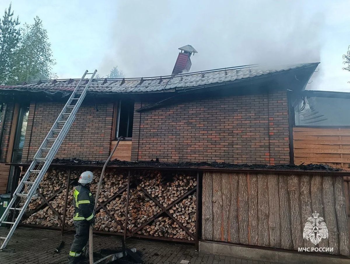 Накануне огнеборцы потушили 3 пожара в Туле и Большой Туле