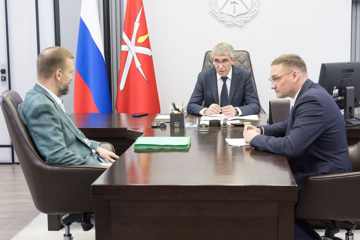 Дмитрий Миляев поблагодарил руководство молочного комбината за поддержку рождаемости в Туле