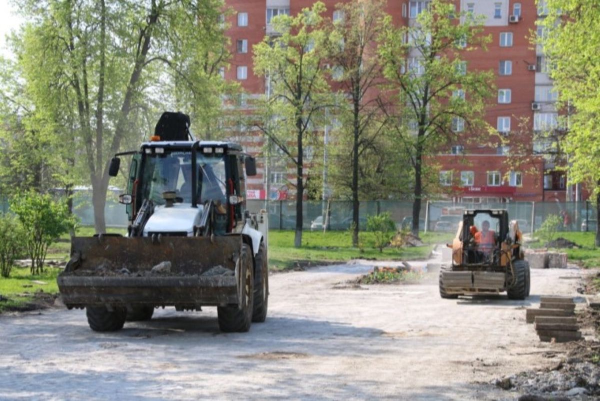 В Туле благоустраивают будущий сквер «Встреча»