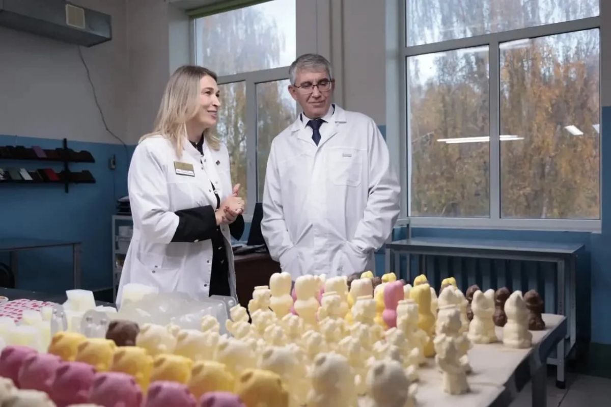 Дмитрий Миляев посетил кондитерскую фабрику «Суворовские конфеты» Дмитрий Миляев посетил кондитерскую фабрику «Суворовские конфеты»