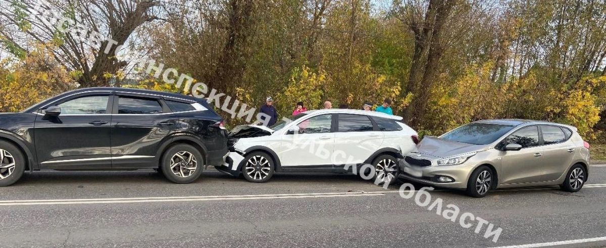 На трассе в Тульской области произошло ДТП с участием 3 автомобилей
