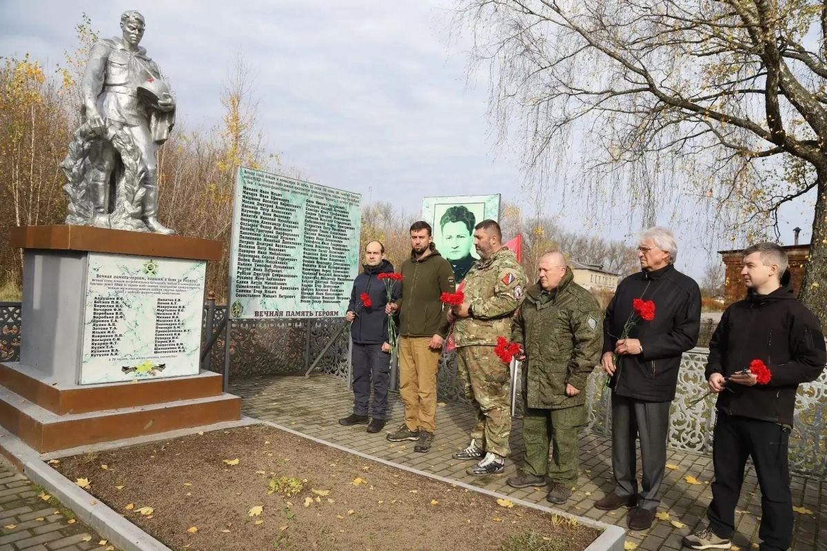 В Суворовском районе почтили память погибших в годы Великой Отечественной войны бойцов В Суворовском районе почтили память погибших в годы Великой Отечественной войны бойцов