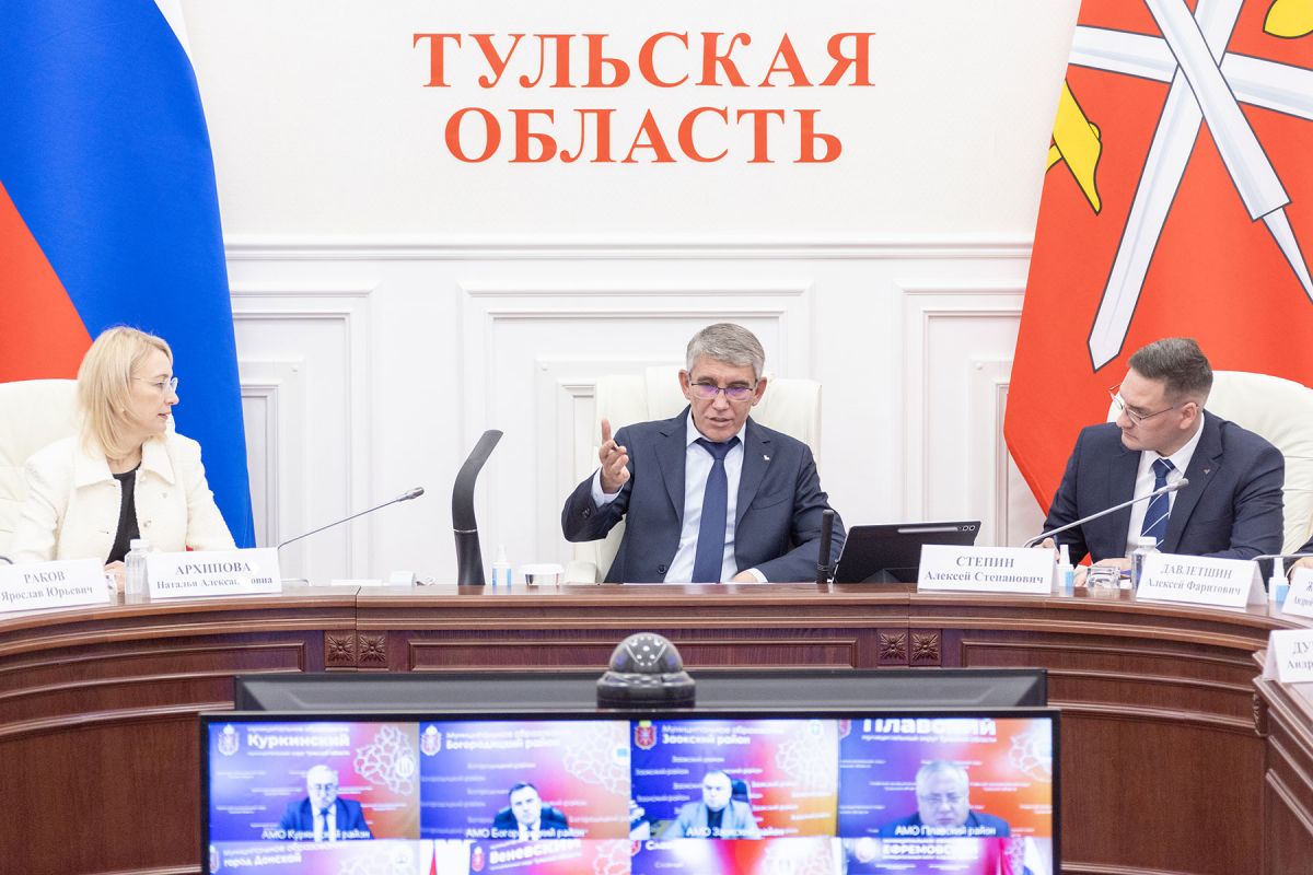 Обращения жителей по итогам визита в Суворовский район рассмотрел Дмитрий Миляев