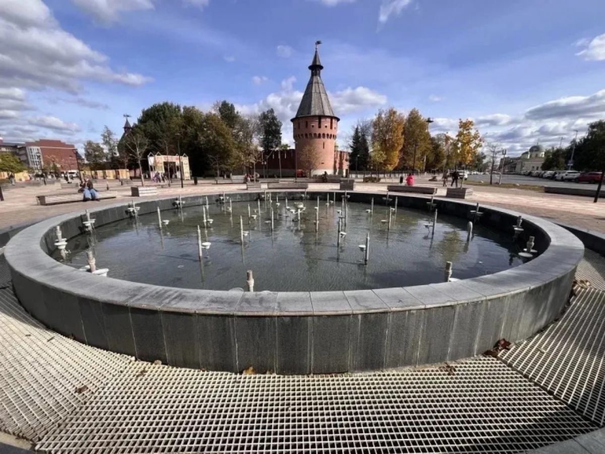 В Туле фонтаны готовят к зиме В Туле фонтаны готовят к зиме
