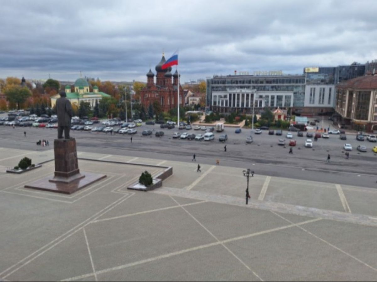 На площади Ленина в Туле частично ограничили остановку и стоянку автомобилей