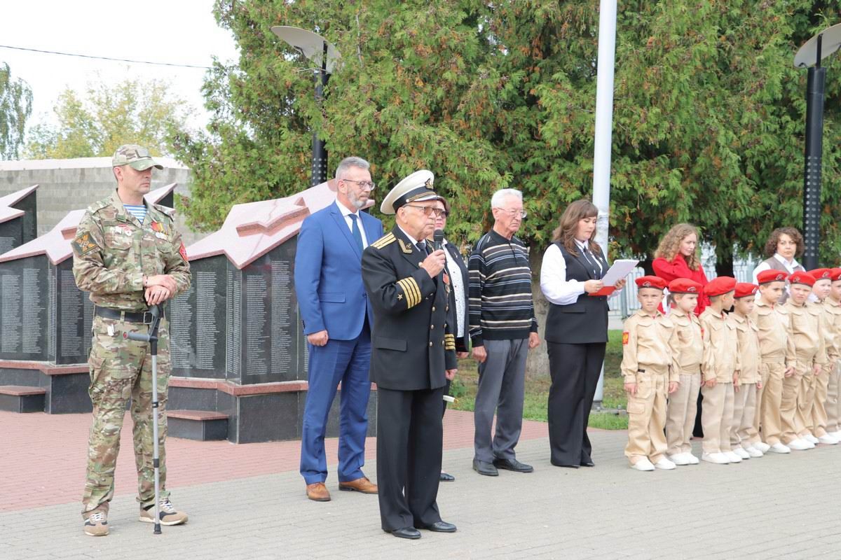 В Донском больше сотни школьников пополнили ряды Юнармии В Донском больше сотни школьников пополнили ряды Юнармии