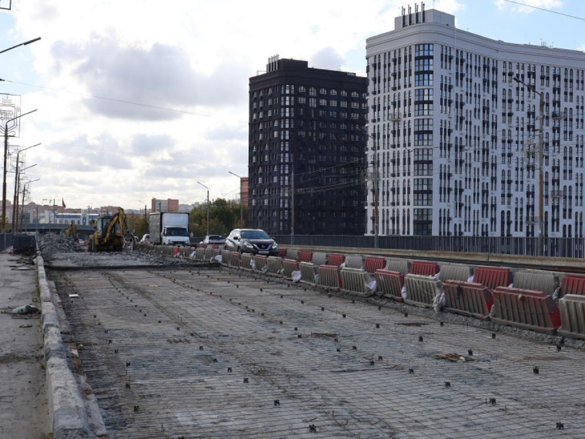 На Павшинском мосту в Туле меняют асфальт