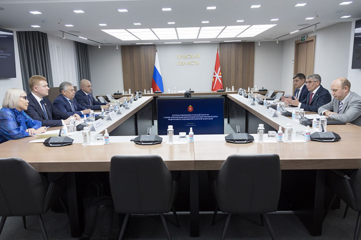 Дмитрий Миляев предложил депутатам Госдумы от Тульской области проводить встречи ежеквартально Дмитрий Миляев предложил депутатам Госдумы от Тульской области проводить встречи ежеквартально