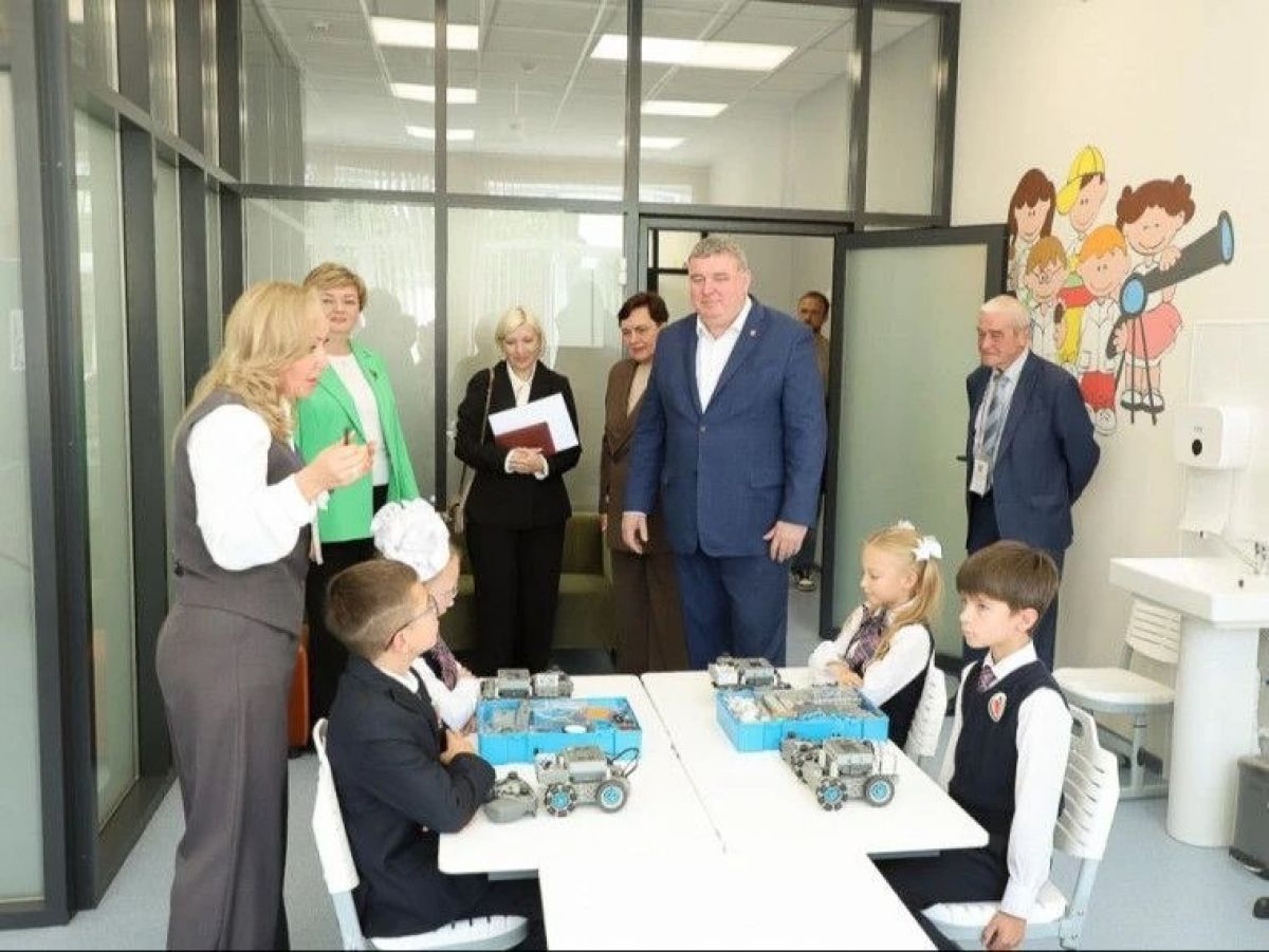 В Туле после капремонта открылся обновленный корпус центра образования № 4 В Туле после капремонта открылся обновленный корпус центра образования № 4