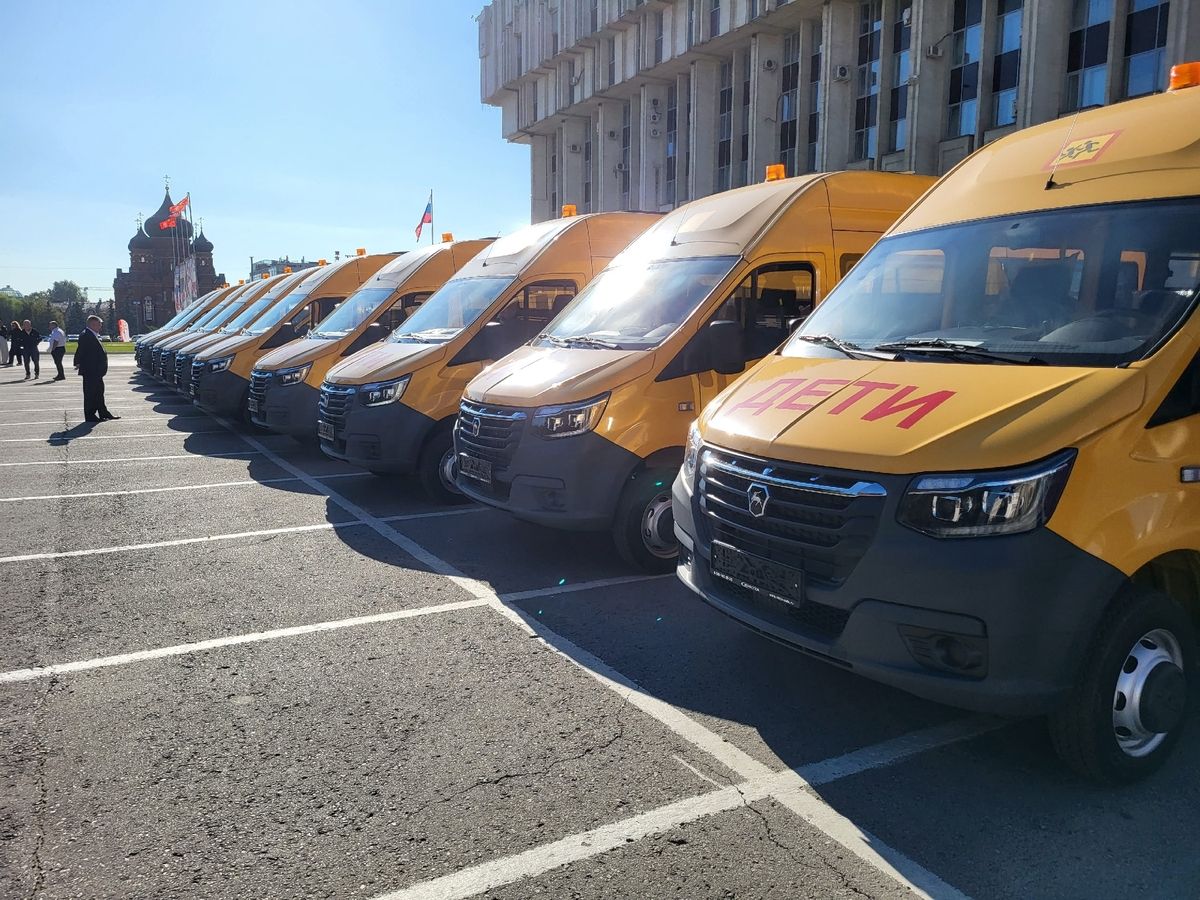 Школы Тульской области получили новые автобусы