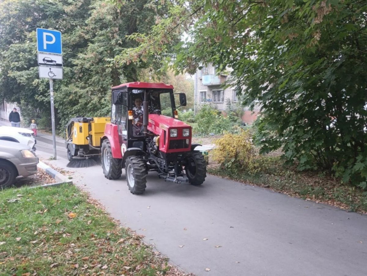 За минувшие выходные с улиц Тулы рабочие вывезли 34 кубометра смета За минувшие выходные с улиц Тулы рабочие вывезли 34 кубометра смета